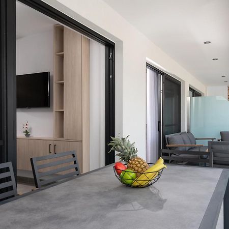 Sky Luxury Suites Sarti Esterno foto