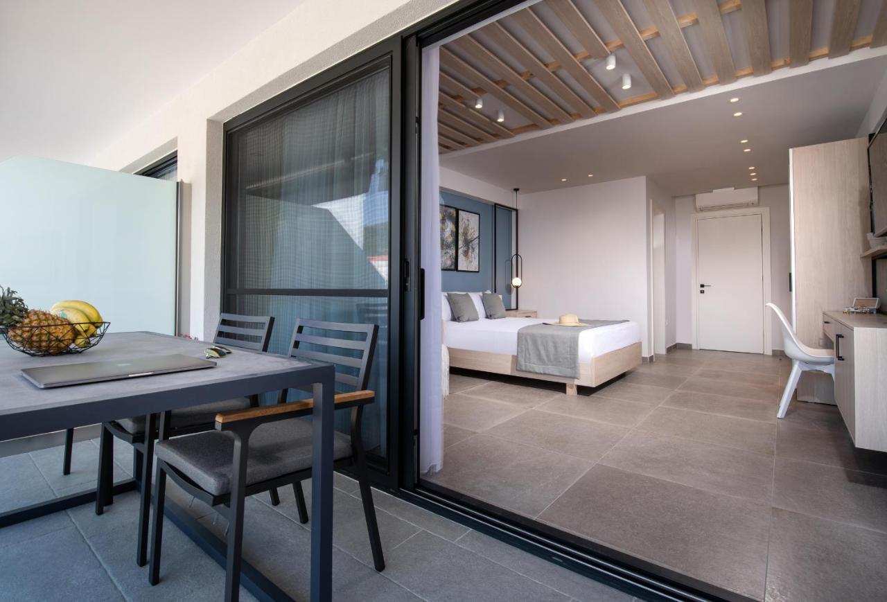 Sky Luxury Suites Sarti Esterno foto
